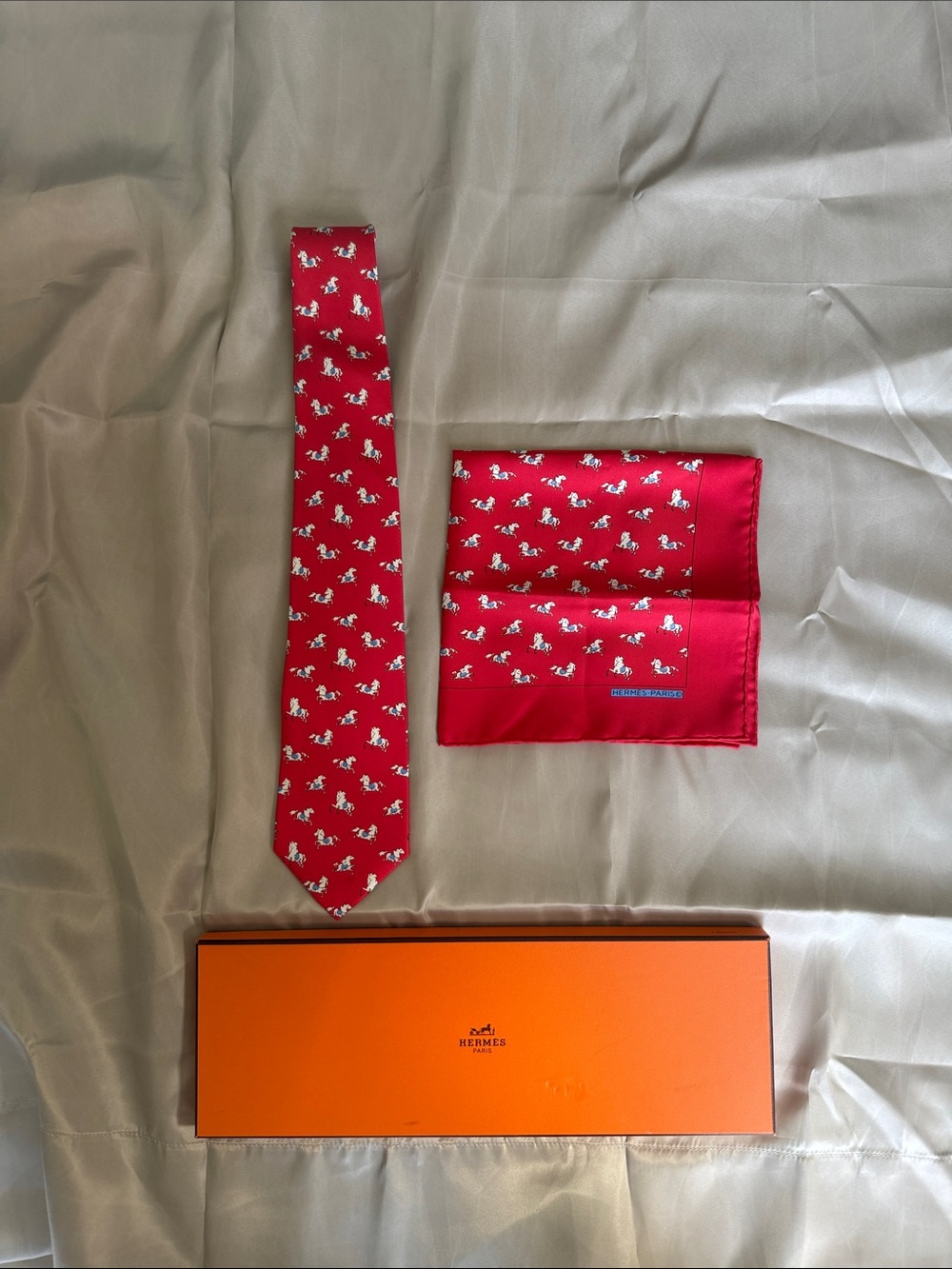 Hermes Red Silk Tie and Scarf Twilly Set with White Horse Motif - Picture 7 of 7